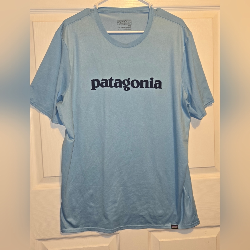 Patagonia Men's Capilene Baselayer Light Blue Short Sleeve Tee Large